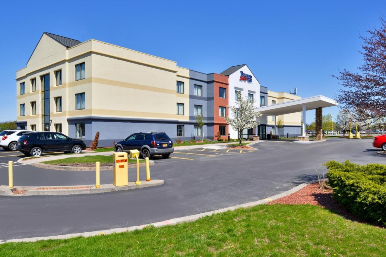 Fairfield Inn Rochester Airport Exterior photo